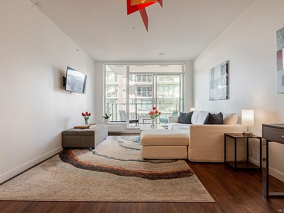 4th image of 369 Tyee Rd #604