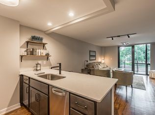 5913 N Sheridan Rd, Peoria, IL 61614