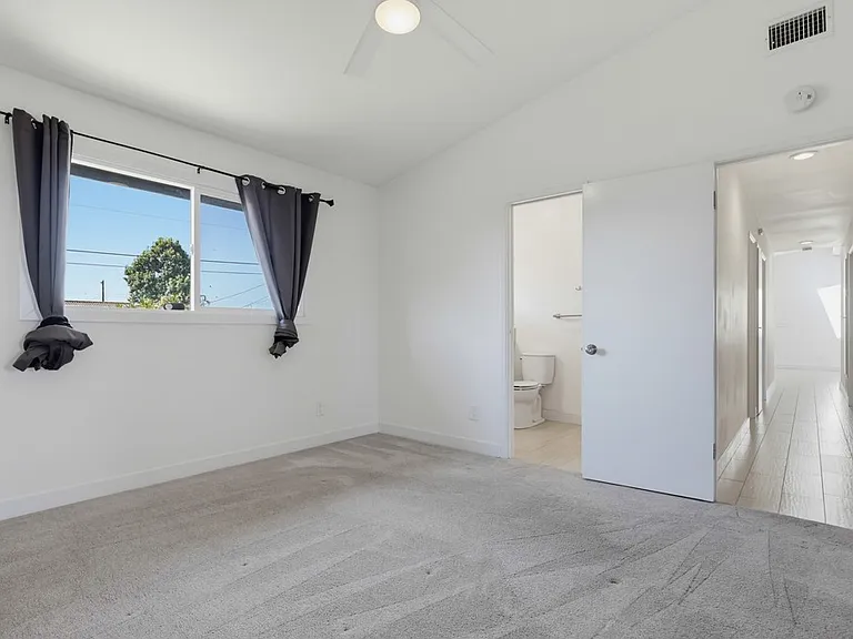 4996 Mount Almagosa Dr — Photo 23
