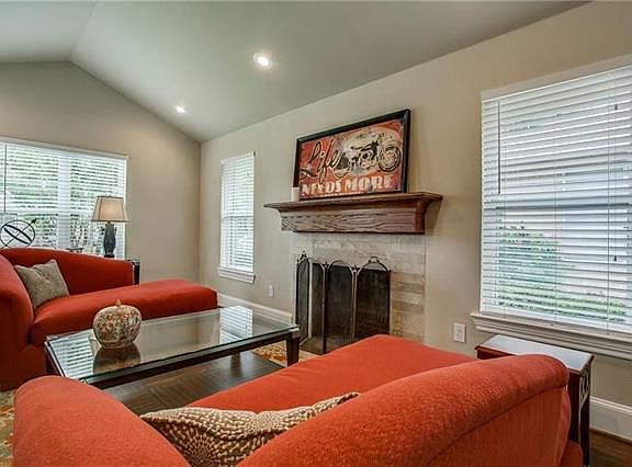 2nd image of 5118 Bradford Dr