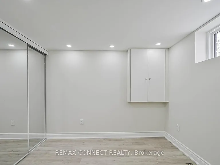 55 Taysham Cres #B — Photo 9