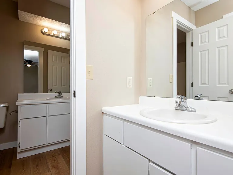 4444 S Robberson Ave — Photo 17