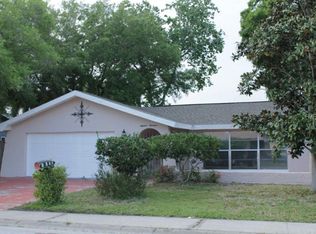 1800 Greenwood Dr, Oldsmar, FL 34677