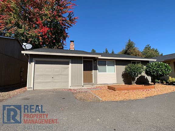 2nd image of 924 NE 21st Ave
