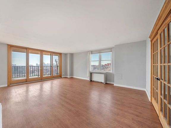 3rd image of 380 Mountain Rd APT 213