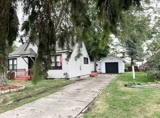 3126 Pridham St, Keego Harbor, MI 48320