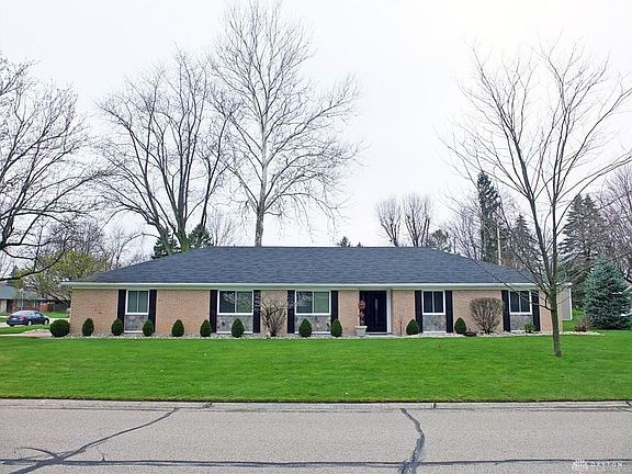 2nd image of 1019 Hyde Park Dr