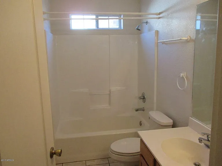 606 N Blue Spruce Rd — Photo 3