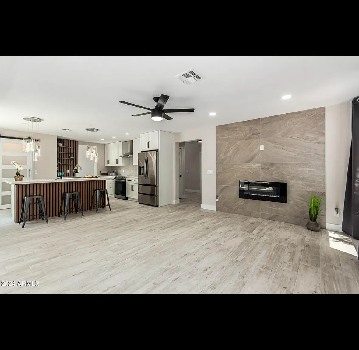 4 bed, 2337 sqft, $2,995 — Photo 4