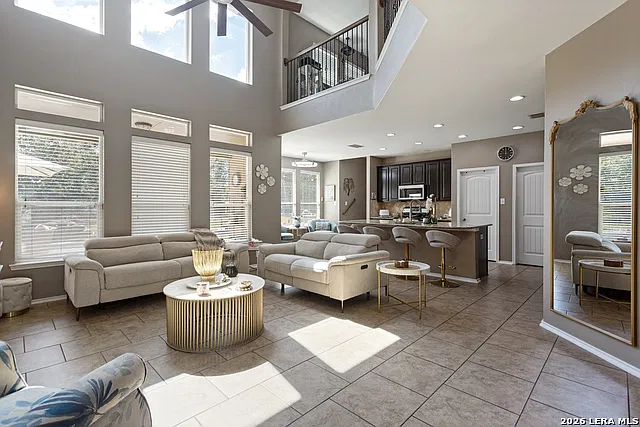 4 bed, 3.0 bath, 2466 sqft, $2,500 — Photo 3