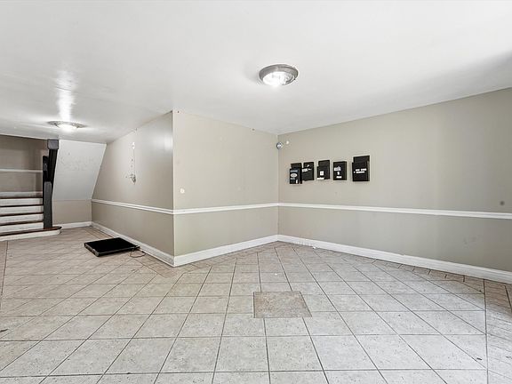 3rd image of 2509 E 76th St Unit 1