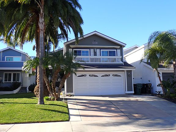 2nd image of 1309 Lakeside Ln