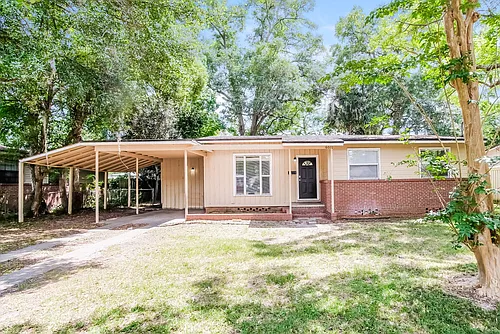 6020 Woodside Dr Photo 1