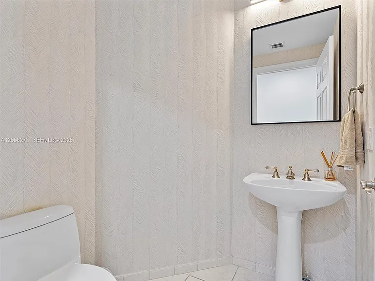 9751 E Bay Harbor Dr #11A — Photo 25
