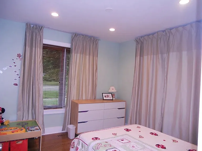1401 W Euclid Ave — Photo 5