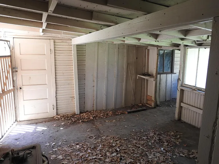 517 Atwood St — Photo 12