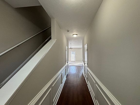 3rd image of 810 Benelli Ln