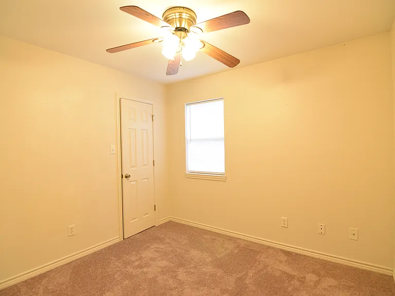 1505 Oleta St — Photo 12