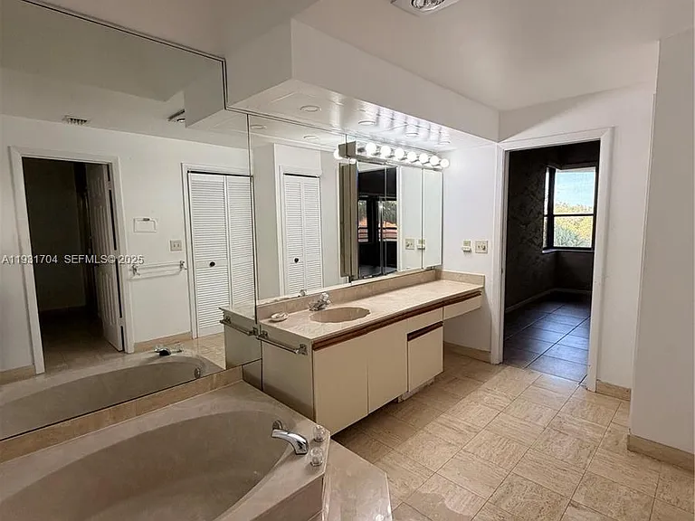 7460 La Paz Blvd #310 — Photo 19