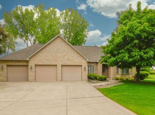 2585 Remington Ct, Green Bay, WI 54302