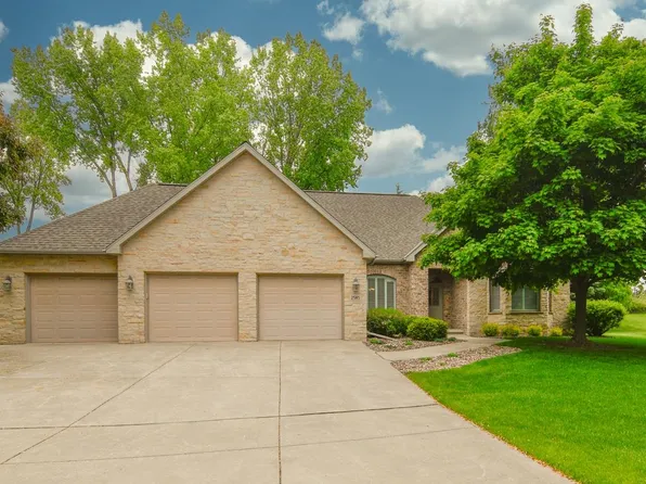 2585 Remington Ct, Green Bay, WI 54302