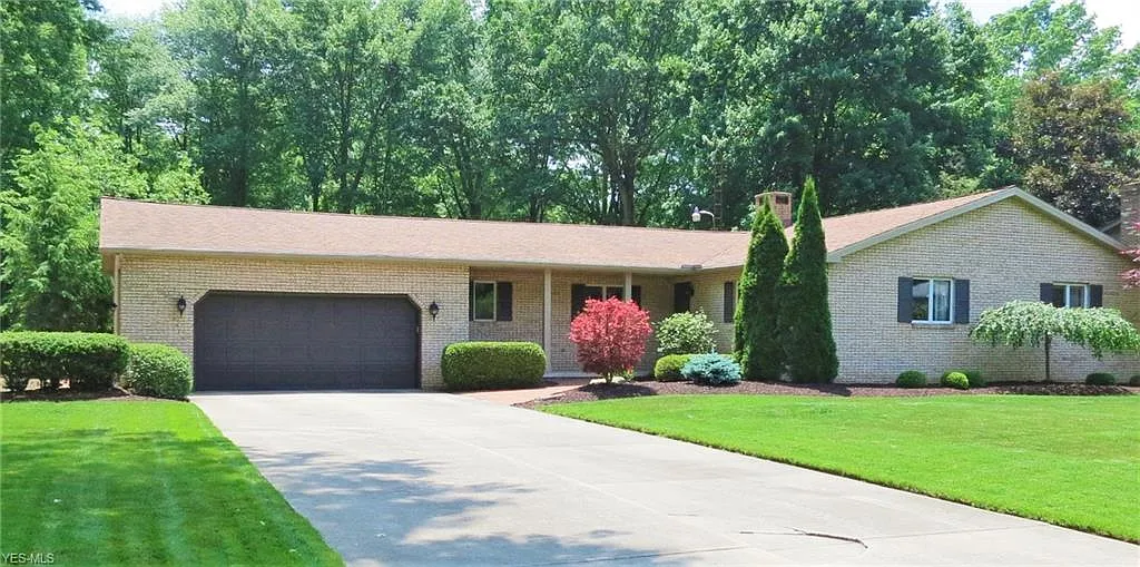 8988 Altura Dr NE photo 1