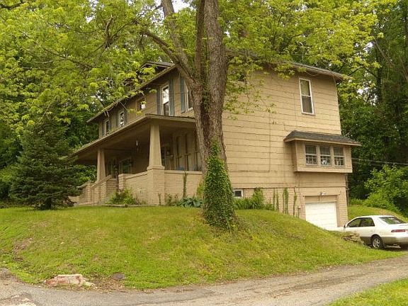 3rd image of 1555 Beechwood Hts