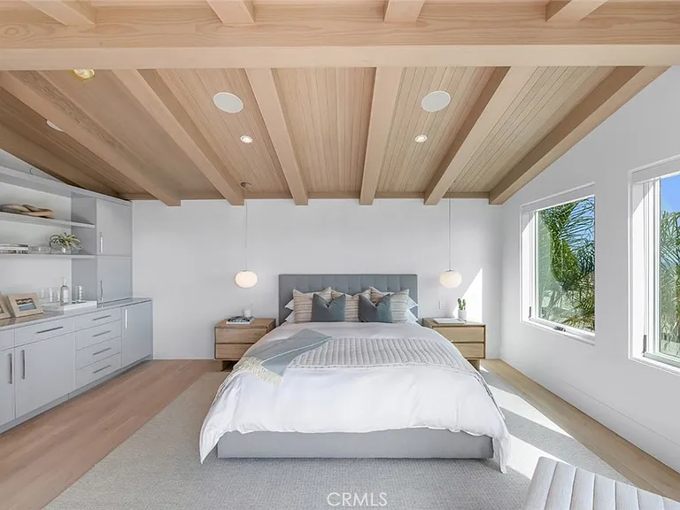 3130 Breakers Dr — Photo 37