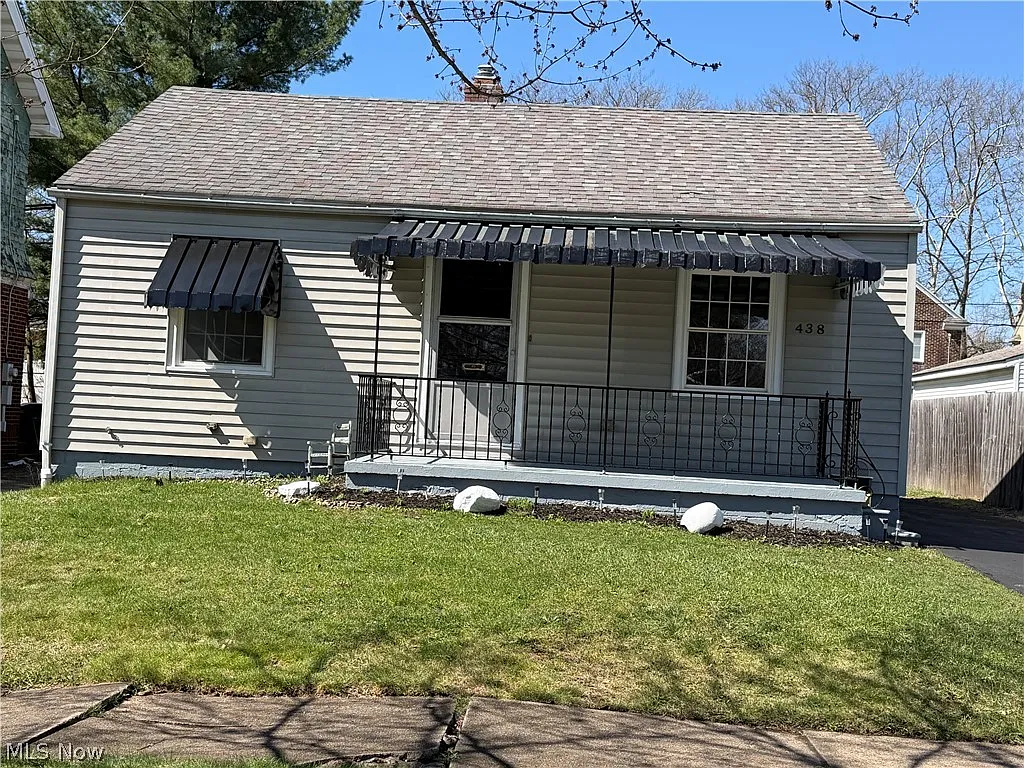 438 Grant St photo 1