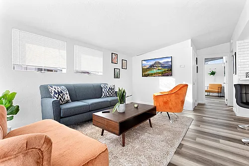 1824 Howell St Photo 1