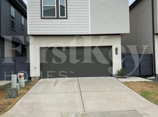 341 N Centro Cir, Shenandoah, TX 77385