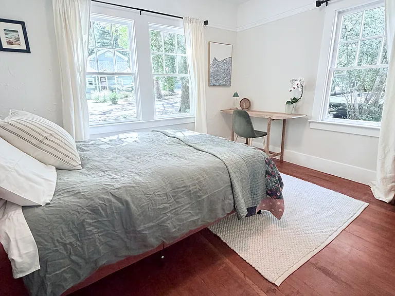 111 C St — Photo 15