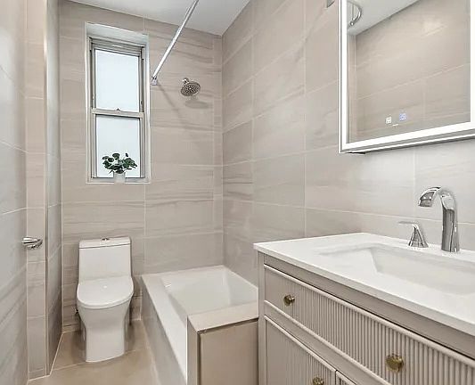 5th image of 305 W 52nd St APT 4H