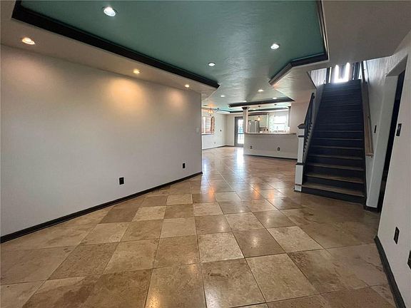 5th image of 2112 Deerfield Rd