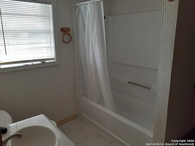 1114 S Loop 1604 E — Photo 10