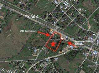 6711 Commerce St, Wallis, TX 77485