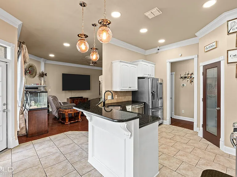 410 Half Moon Ln — Photo 21