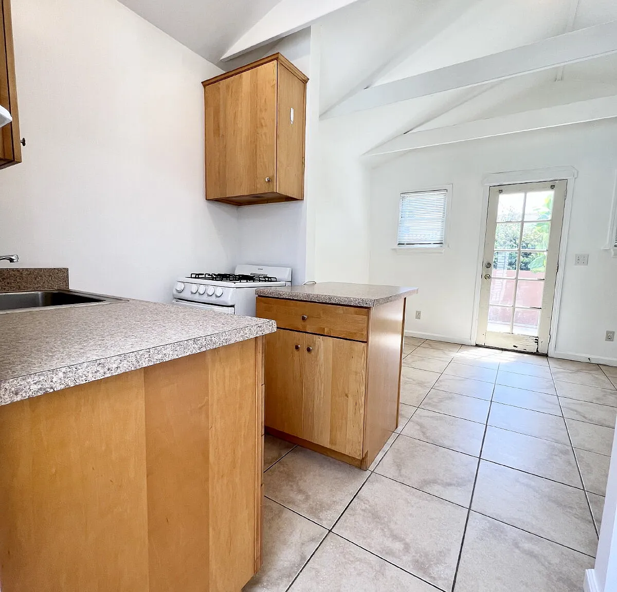 Studio, 1.0 bath, 350 sqft, $1,995 — Photo 4