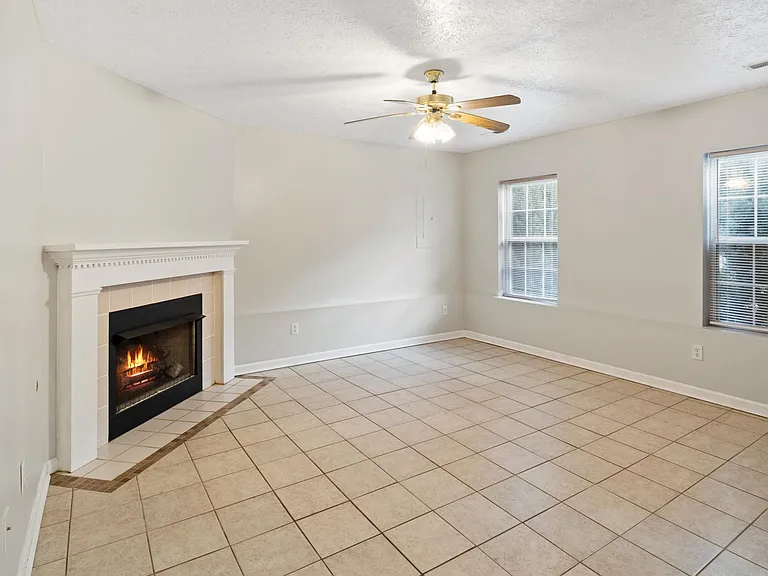359 Montgomery Cir — Photo 35