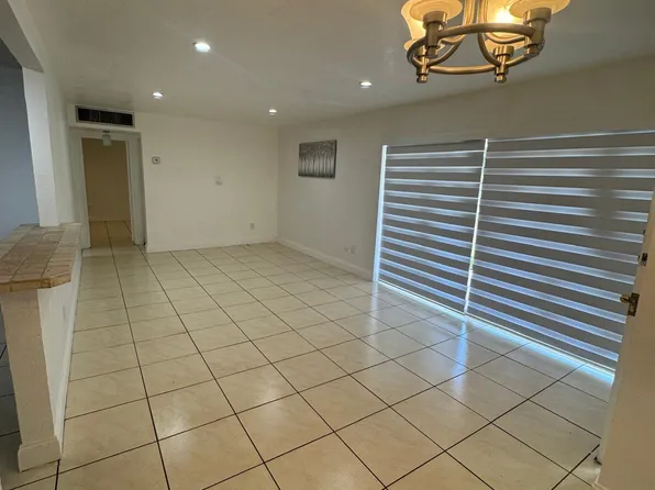 4610 NW 79th Ave APT 2C, Doral, FL 33166