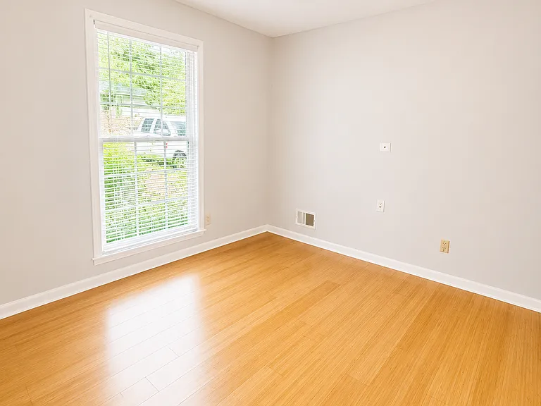 208 Inway Dr — Photo 7