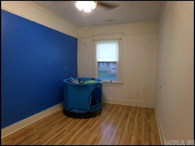 303 E Nichols St — Photo 22