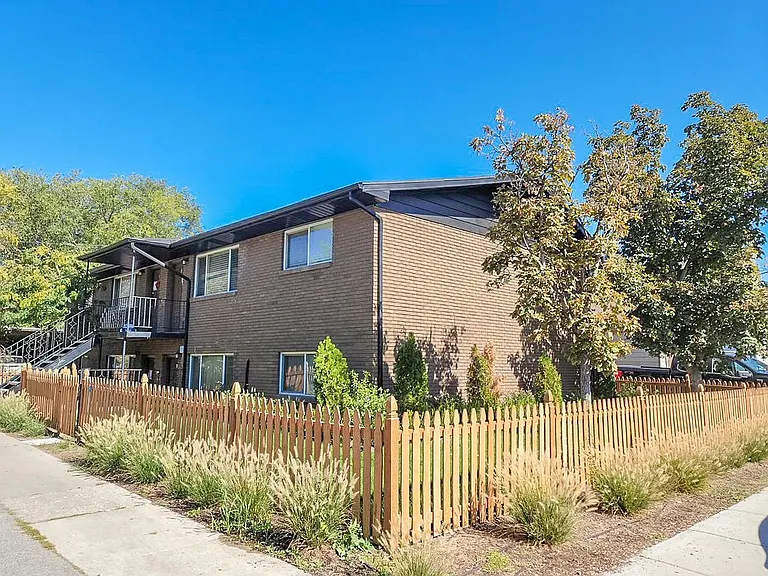 361 E Park Creeke Ln #C — Photo 9