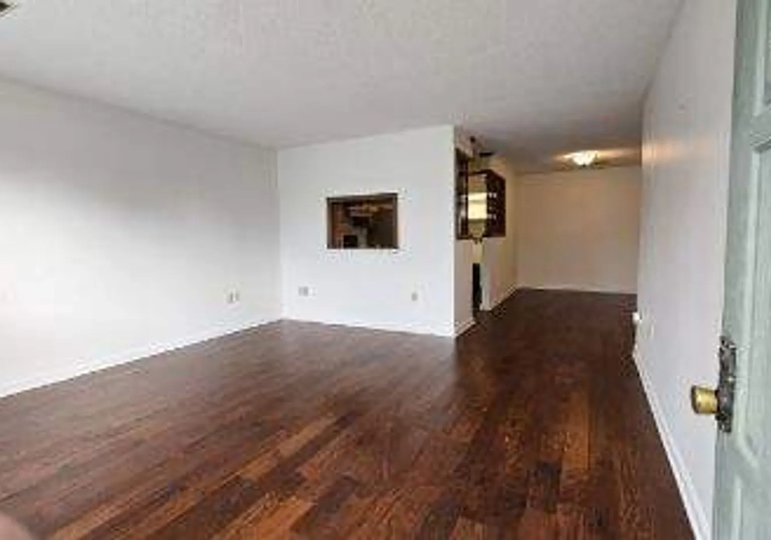 2 bed, 2.0 bath, 930 sqft, $1,600 — Photo 3