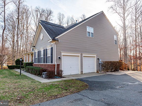 2nd image of 10302 Clarendon Ct