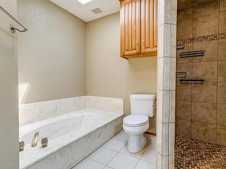 6428 Lago Vista Dr — Photo 11