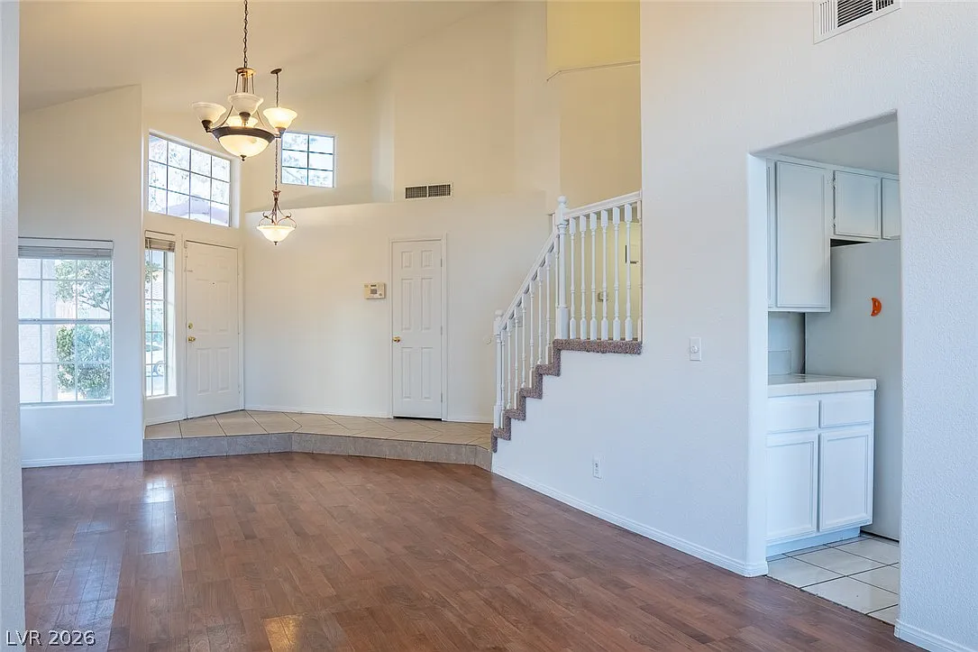 3 bed, 2.5 bath, 1950 sqft, $2,200 — Photo 4