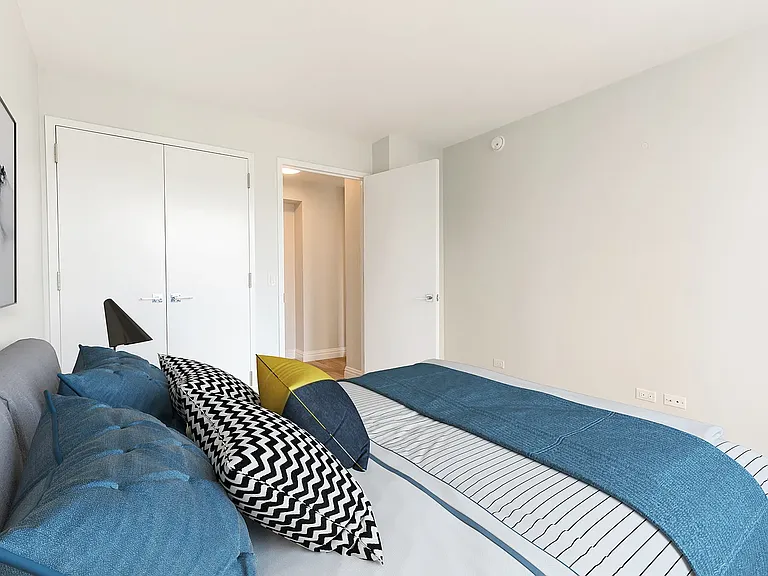 235 W 48th St #21H — Photo 6