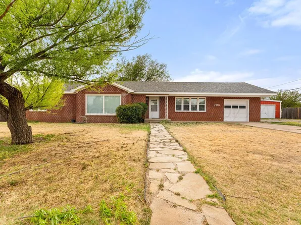 708 16th St, Canyon, TX 79015