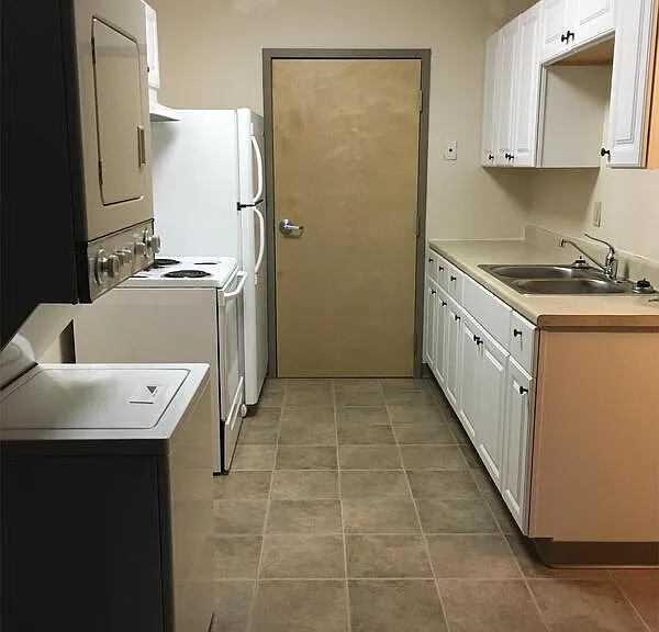 414 Dousman St #3 — Photo 2